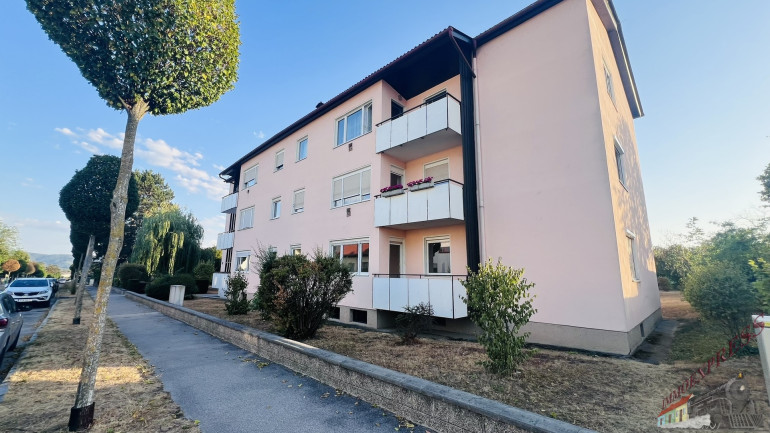 Wohnung - 2000, Stockerau - Grünoase -  Sonnige 3- Zimmerwohnung in Toplage mit Balkon