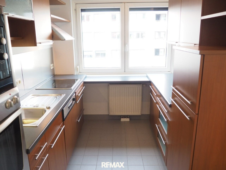 Wohnung - 1100, Wien - "2-Zimmer-Eigentumswohnung; extra Küche; Abstellraum; Loggia; direkt bei der U1!"