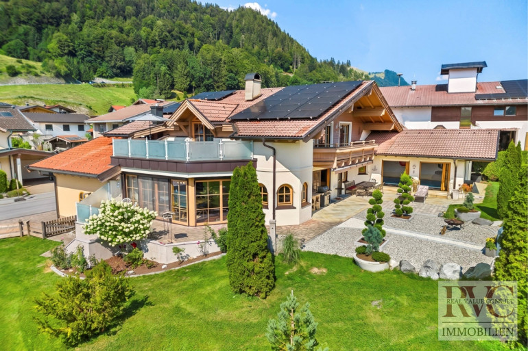 Haus - 6347, Rettenschöss - Eindrucksvolles Panorama. Privater Pool. Besonderes Wohnen.
Alpines Landhaus mit besonderem Esprit