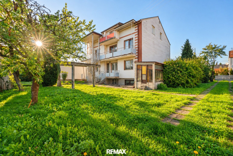 Haus - 4050, Traun - Entwicklungsobjekt mit 3 Wohneinheiten auf großem Grundstück