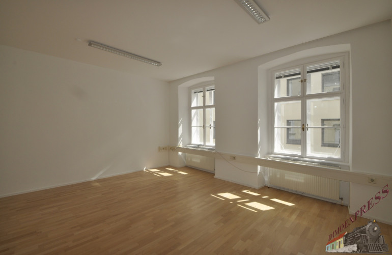 Büro / Praxis - 3100, St. Pölten - Revitalisiertes barrierefreies Büro sehr zentral in der St. Pöltner City gelegen - Idealerweise als Kanzlei für Rechtsanwälte oder Steuerberater geeignet.