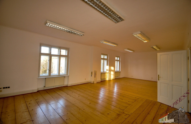Zinshaus Renditeobjekt - 3100, St. Pölten - Villa in gut frequentierter und sichtbarer Lage!  Ideal als Rechtsanwaltskanzlei oder Praxisraum und dgl. geeignet
