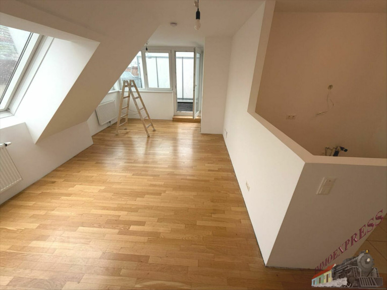 Wohnung - 1200, Wien,Brigittenau - Gutgelegene, sanierte Dachgeschoß-Maisonette mit gemütlicher Terrasse und Garagenplatz