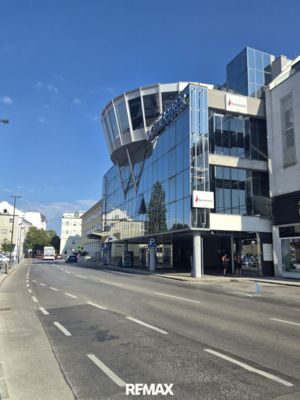 Büro / Praxis - 2700, Wiener Neustadt - Moderne Bürofläche mit ca. 343 m² zu mieten– Erstbezug nach Sanierung - verfügbar ab 2027!