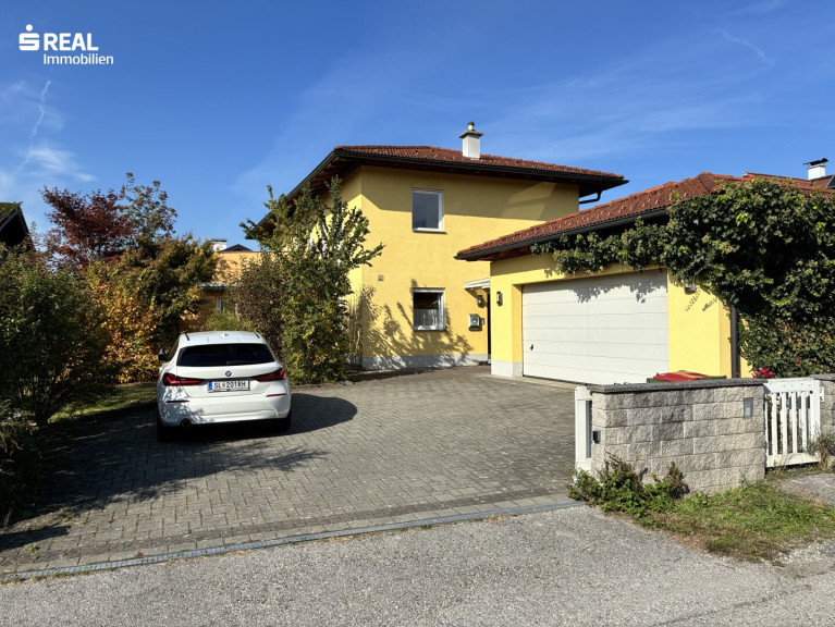 Haus - 5111, Bürmoos - Modernes Haus mit Büro und Doppelgarage in Bürmoos