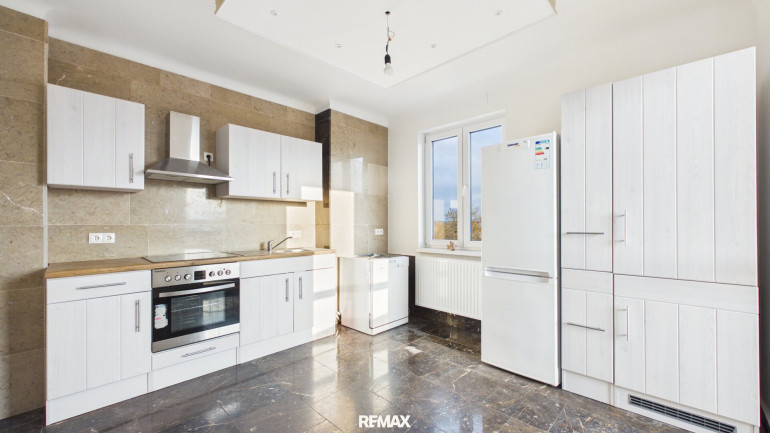 Wohnung - 2700, Wiener Neustadt - Großzügige 3-Zimmer-Wohnung mit Balkon in Wiener Neustadt – 80 m²