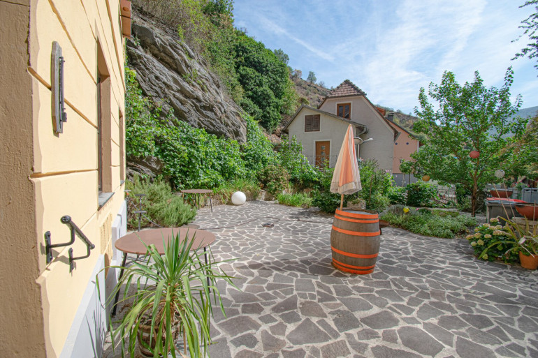 Haus - 3620, Spitz - **Historisches Anwesen mit Charme in Spitz – Wohnen, Gäste empfangen und Träume verwirklichen!**