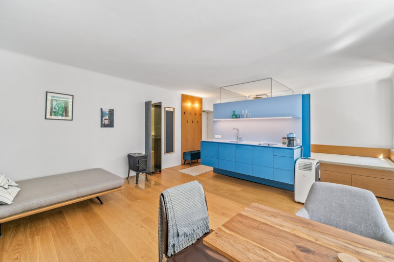 Wohnung - , keine Angabe - Nahe Innenstadt: Möbliertes Designer-Apartment in ruhiger Lage