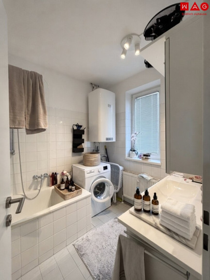 Wohnung - 4020, Linz - Wohnen über den Dächern – 2-Zimmer DACHGESCHOSSWOHNUNG mit großzügiger Loggia in Linz-Kleinmünchen! ACHTUNG die Wohnung wird noch saniert! Bezug ab 01. Dezember 2026!