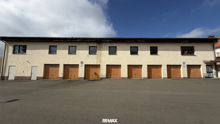 Halle / Lager / Produktion - 8720, Knittelfeld - INVESTITIONSOBJEKT MIT ENTWICKLUNGSPOTENZIAL – 8 GARAGEN UND AUSBAUMÖGLICHKEITEN IN KNITTELFELD