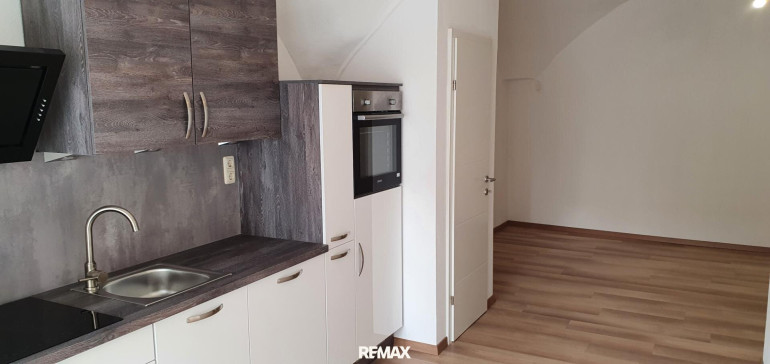 Wohnung - 4470, Enns - Pauschalpreis! Zentral gelegene Garconniere mit Gartennutzung