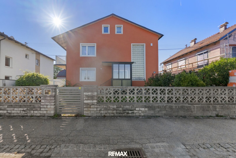 Haus - 4050, Traun - Großzügiges & gepflegtes Zweifamilienhaus im Zentrum von Traun!