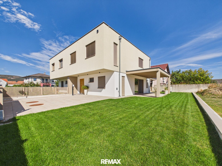 Haus - 2722, Weikersdorf am Steinfelde - ERSTBEZUG IN WEIKERSDORF | 135 M² | GARTEN, PV, KLIMA & 2 BÄDER