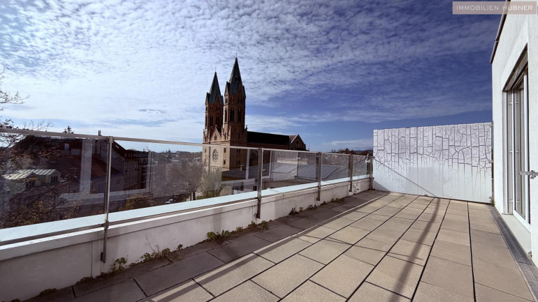 Wohnung - 1190, Wien - Silbergasse: Klimatisierte DG-Wohnung mit 86m² Terrassenfläche, 4 Zimmern, 2 Bädern !!!