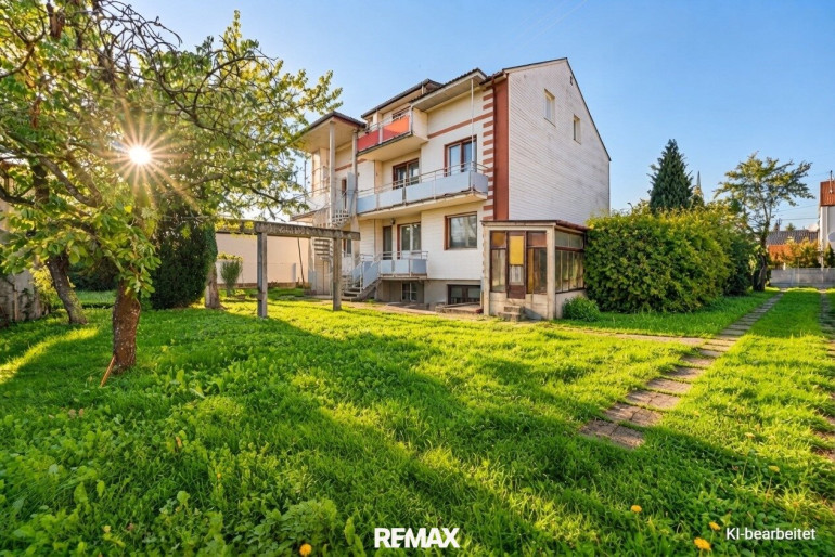 Haus - 4050, Traun - Entwicklungsobjekt mit 3 Wohneinheiten auf großem Grundstück