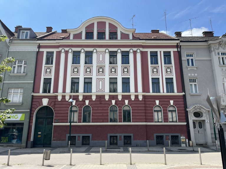 Haus - 4600, Wels - BIETERVERFAHREN! Elegante Stadtvilla mit 6 Wohnungen, ausbaubarem DG und bewilligtem Erweiterungsprojekt in 1A Lage in Wels Zentrum